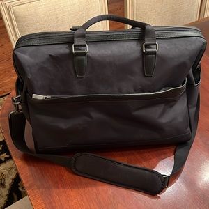 Open Story Signature Weekender Bag EUC